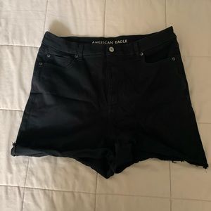Women’s Curvy Super High-Rise Shortie Black Shorts